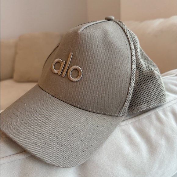 ALO Yoga Accessories - Alo Taupe Mesh Baseball Trucker Cap